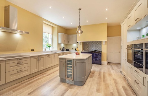 Wing Cottage | A truly luxury break in a stunning wing within the beautiful Manor House.