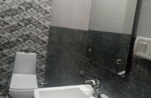 Basai House | A very beautiful home stay on the nice location and very near to the Taj Mahal.
