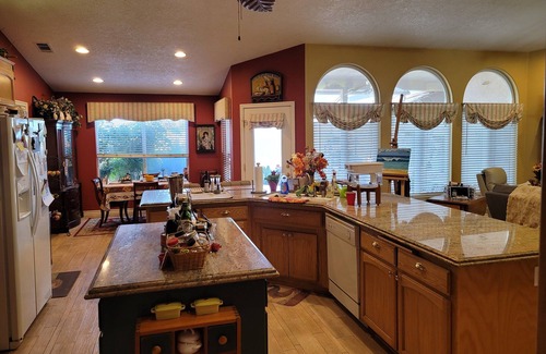Hesperia House | A well designed and gated home with panoramic views that is pet friendly.
