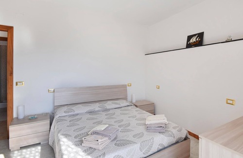 Vescina House | A well laid out vacation home with authentic furnishings and good facilities, near Recco.