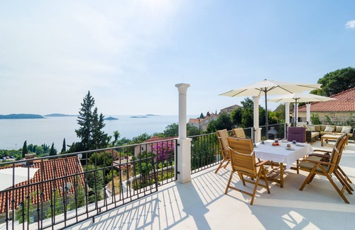 Mlini House | A wonderful, five bedroom, poolside villa for an ideal family vacation