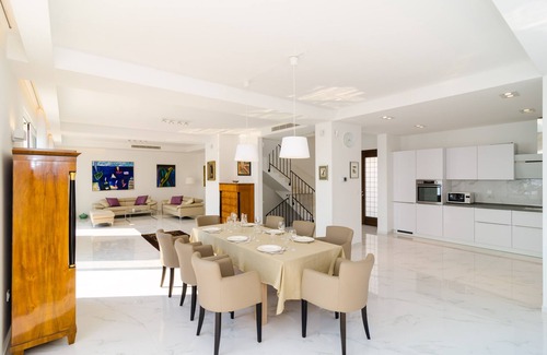 Mlini House | A wonderful poolside, 5 bedroom villa, ideal for your family vacation!