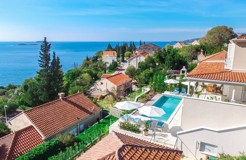 Mlini House | A wonderful poolside, 5 bedroom villa, ideal for your family vacation!