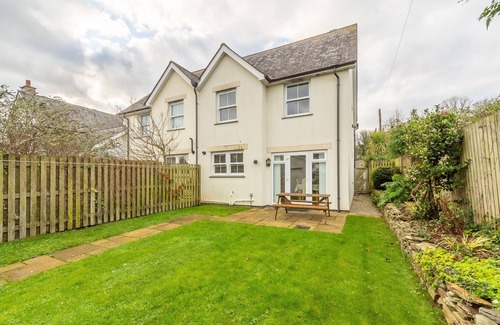 Lelant House | A wonderful three-bedroom Cornish cottage set in an exceptional location.