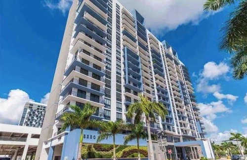 Doral Apartment | A1606B Cozy Lil' place in Downtown Doral