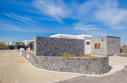 San Bartolome House | A2 Casas Y Villas juani y juan lanzarote (tomaren) Free WiFi