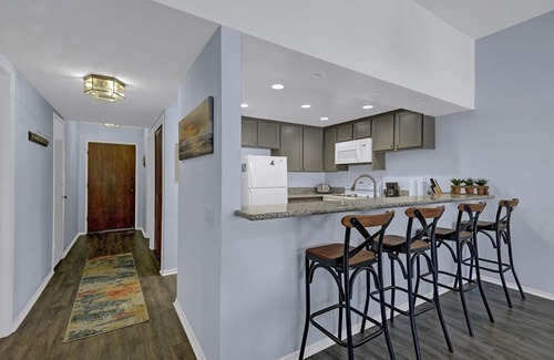 Avalon Condo | A20: Remodeled 2 BD Condo with POOL