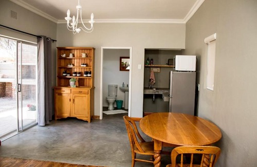 Beaufort West Apartment | Aangenaam