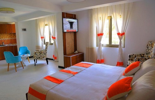 Bole Bed & Breakfast | Abat Guest House