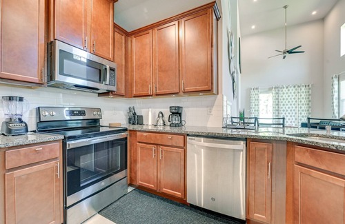 Seffner Community Alliance House | Abi house/Brandon Hideaway – Master Suite/Private bathroom