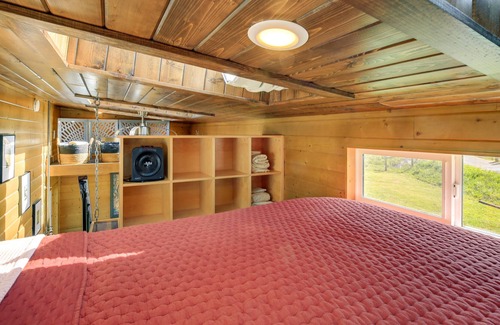 Abingdon Apartment | Abingdon Vacation Rental Tiny Home on 10-Acre Farm