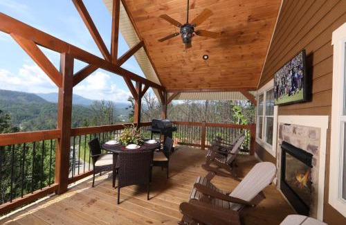 Gatlinburg House | Above It All cabin