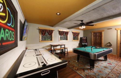 Gatlinburg House | Above It All cabin