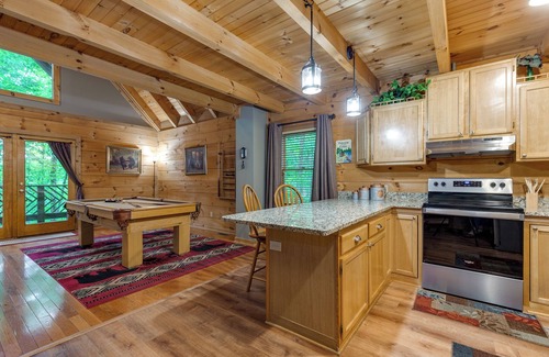 Chalet Village Cabin | Above Ole Smoky's Clouds
