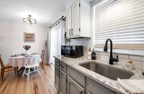 Wichita Apartment | Above Par-Modern Apartment-King