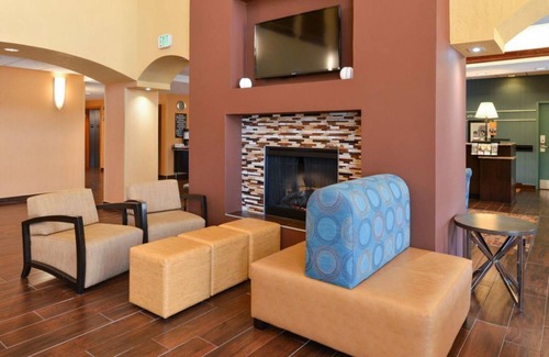 Westside Hotel | ABQ Desert Escape! 2 Relaxing Units, Indoor Pool, Free Breakfast, Pets Allowed!