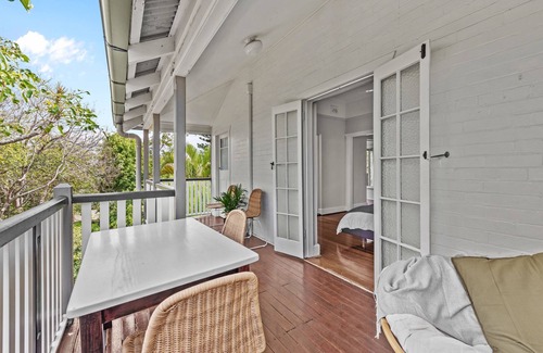 New Farm Apartment | Abracadabra! ~ 1Bed/1Bath/Balconies ~ New Farm