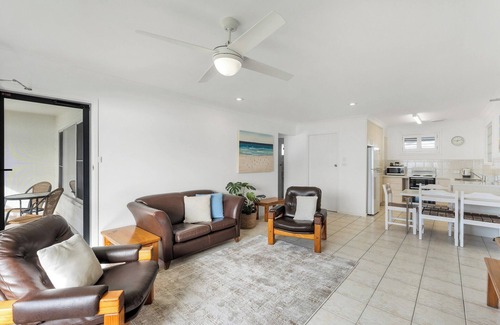 North Creek Apartment | Absolute Beachfront Apartment 1T