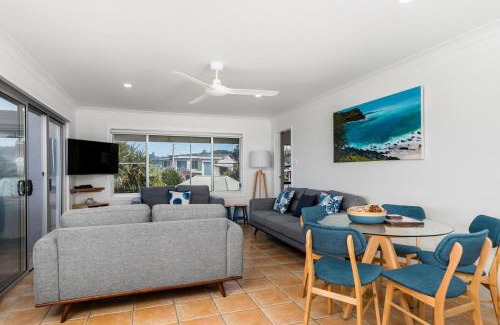 North Creek Apartment | Absolute Beachfront Apartment 4T
