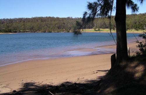 Longreach Ski Chalet | Absolute Waterfront - Grevillea Chalet At Shoalhaven Lodge