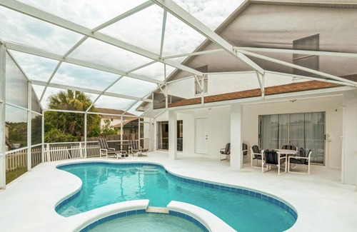 Lindfields House | Absolutely private pool dream home near Disney
