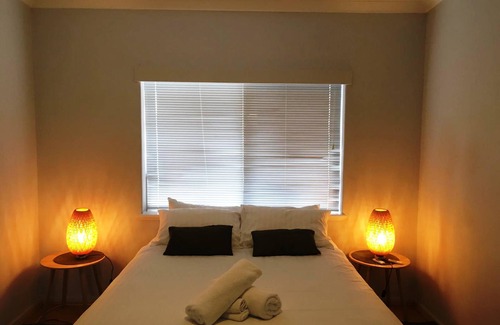 Scarborough Apartment | Acacia Holiday or Business Stay Accommodation