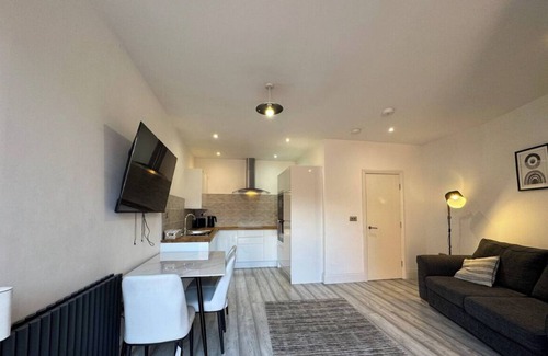 Hull Old Town Apartment | Academy Apartment by Elegance Stays
