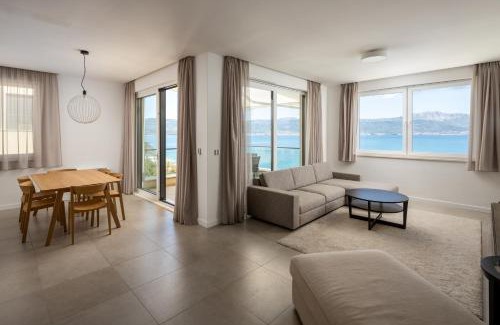 Slatine Apartment | Acadia Beach Villas & Apartments Slatine