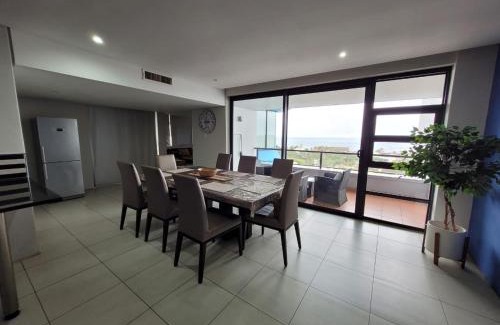 Durban Point Apartment | Accommodation Front - Exquisite 6 Sleeper Apartment with Ocean Views
