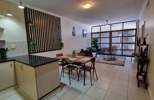Durban Point Apartment | Accommodation Front- Serene 4 Sleeper near Ushaka