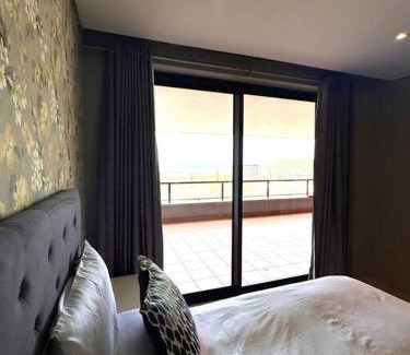 Durban Point Apartment | Accommodation Front - Spacious 6 Sleeper Across Ushaka