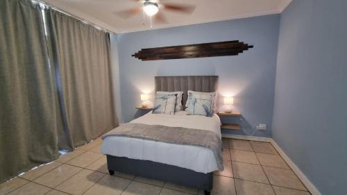 Durban Point Apartment | Accommodation Front - Stylish 2 Sleeper near Ushaka Ushaka Marine World