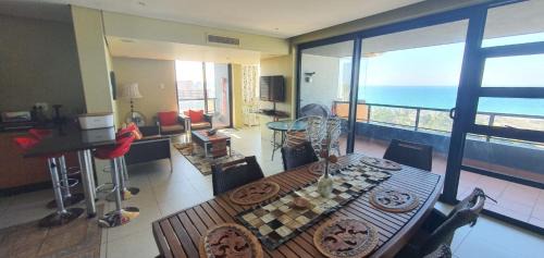Durban Point Apartment | Accommodation Front - Tastefully Furnished 6 Sleeper with Ocean Views