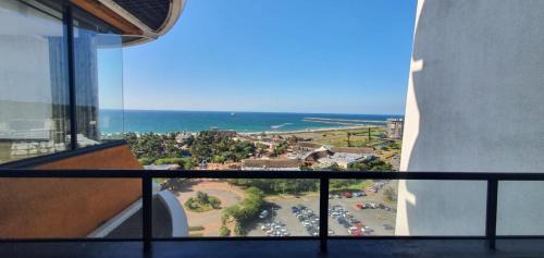 Durban Point Apartment | Accommodation Front - Tastefully Furnished 6 Sleeper with Ocean Views