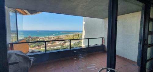 Durban Point Apartment | Accommodation Front - Tastefully Furnished 6 Sleeper with Ocean Views