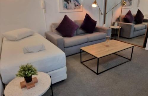 Darlinghurst Apartment | Accommodation Sydney City Centre 1 Bedroom Apartment with Balcony