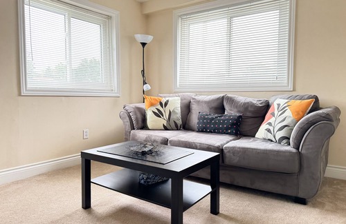 Niagara Falls House | Ace Vacation Home at Niagara Falls - Canada