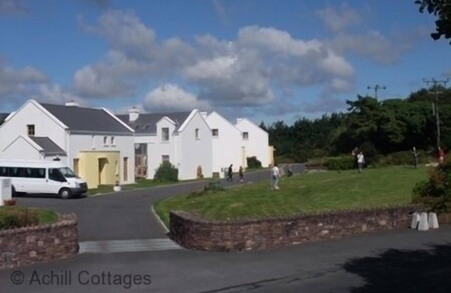 Achill Sound Cottage | Achill Cottages no.3 - sleeps 6 guests in 3 bedrooms