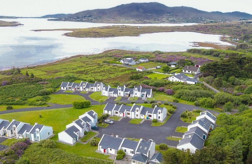 Achill Sound Ski Chalet | Achill Sound Holiday Village No.9
