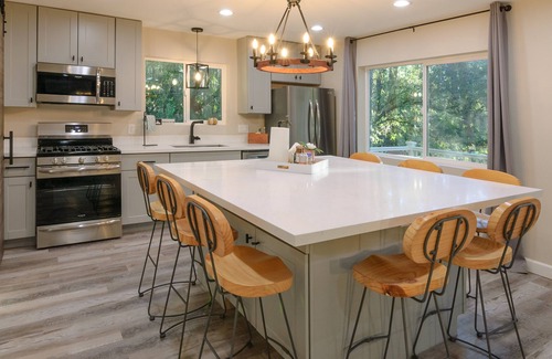 Prescott Cabin | ♨ Acre Retreat w/HotTub ♨ Secluded in the National Forest ♨ 9mi to downtown ♨