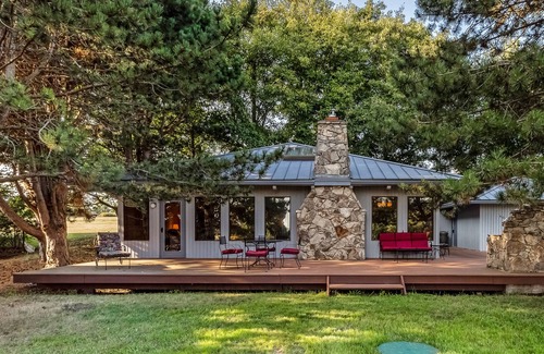 Friday Harbor House | Across From the Beach! (ECL)
