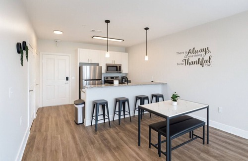 Glen Iris Apartment | Across from UAB | Spacious 2BR Retreat 3b