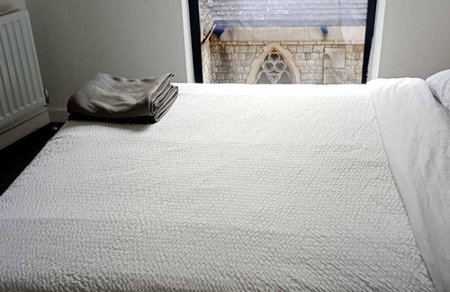 South Acton Apartment | Acton Town & Acton Mainline New Build One Bedroom Apartment with Balcony
