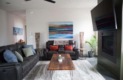 Georgetown House | Actually walkable to square & Private Heated Pool