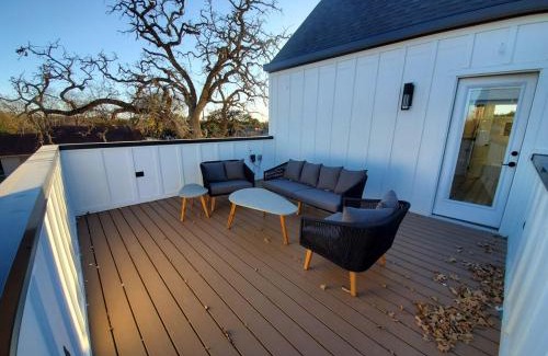 Georgetown House | Actually walkable to square & Private Heated Pool