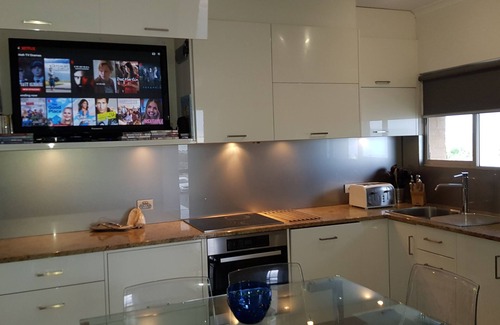 West Beach Apartment | ACUSHLA ACCOMMODATION - Esplanade Living! SELF CHECK-IN, SELF CHECK-OUT