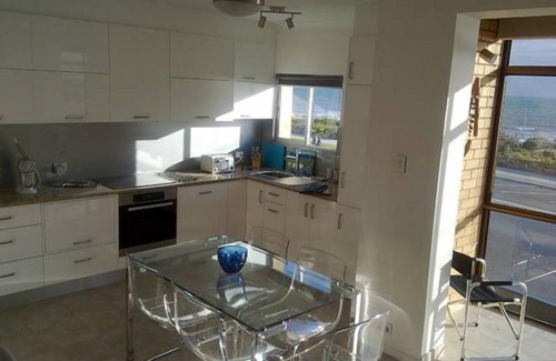 West Beach Apartment | ACUSHLA ACCOMMODATION - Esplanade Living! SELF CHECK-IN, SELF CHECK-OUT