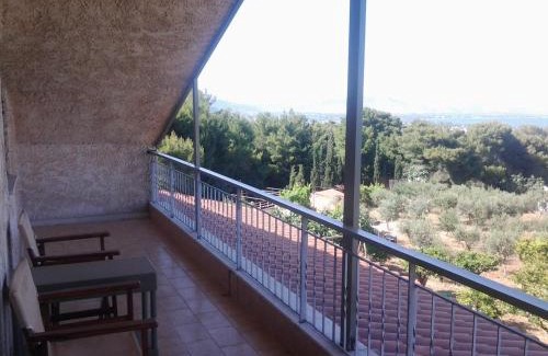 Nea Makri Apartment | Adam's Farm Loft - Airport shuttle available!