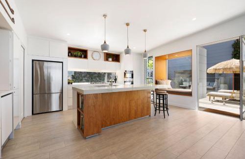 Sunshine Beach House | Adams St 32