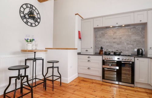Kendal House | ADA’S HIDEAWAY, pet friendly, with open fire in Sizergh, Cumbria